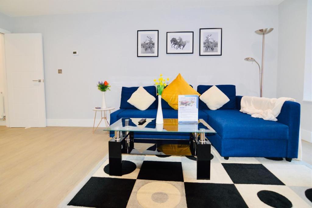 Morden Central Self Contained Flat By Cozynest Reading Exterior foto